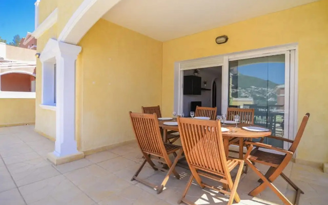 Bungalow - 4 Bedrooms with Pool and WiFi - 104998
