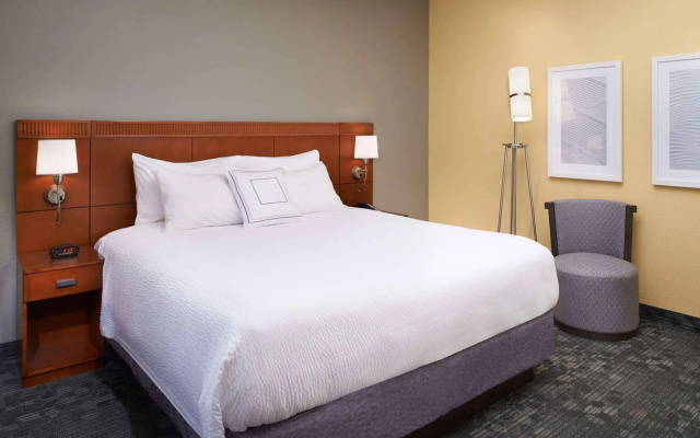 Courtyard by Marriott St Louis Westport Plaza