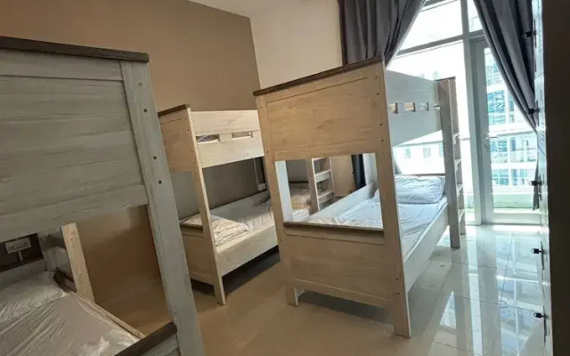 Lyo hostel Marina Whraf 1