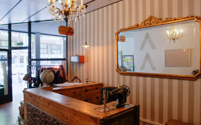 Pars Tailor's Hostel