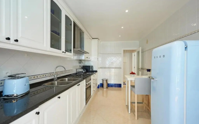 Oceanario 2 Bedroom Apartment - Sea View and Pool