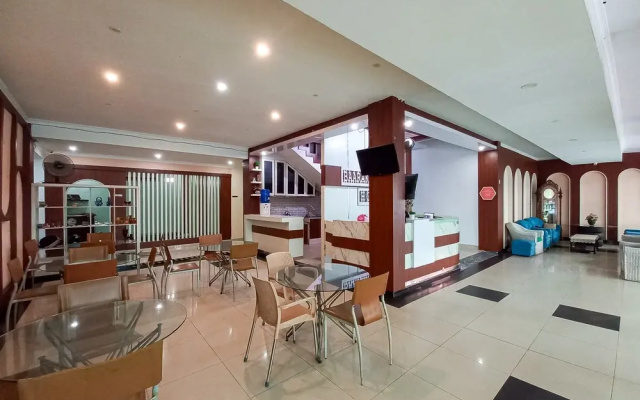 RedDoorz Hotel Baaraka near Living World