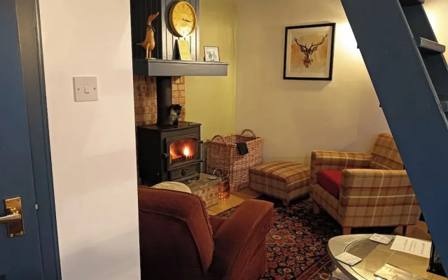 Claymires Bothy Cottage Nr Loch Lomond & Stirling