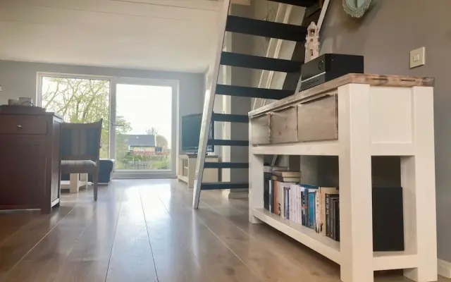 Spacious 6-person Holiday Home Dijkrose Close to the Lauwersmeer