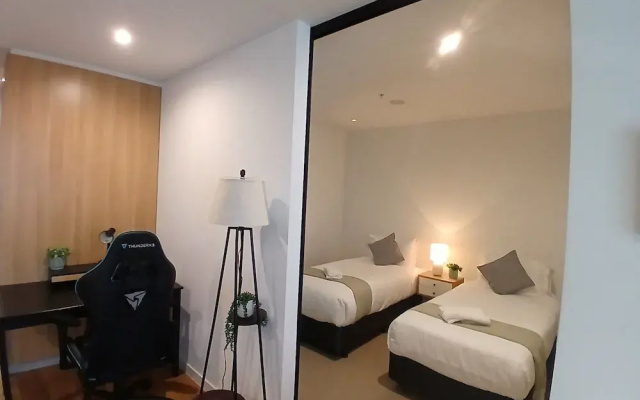 ReadySet Apartment at Midtown