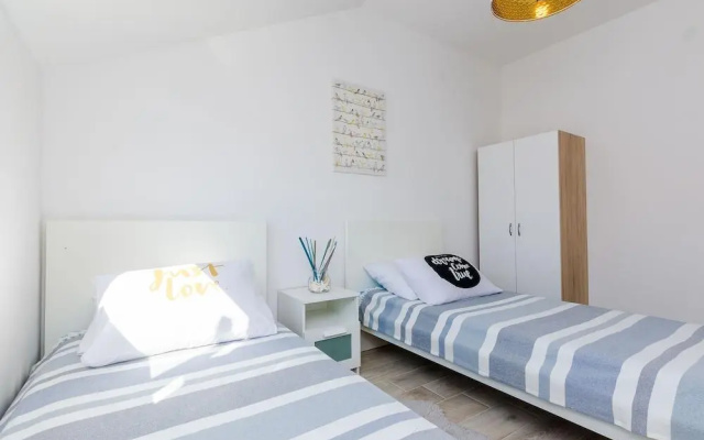 Apartment Sea Shell