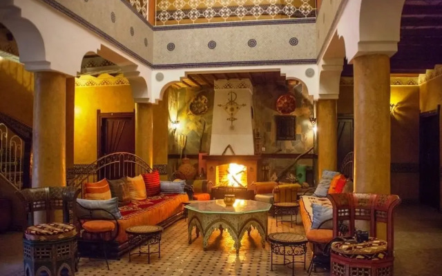 Hotel Salama