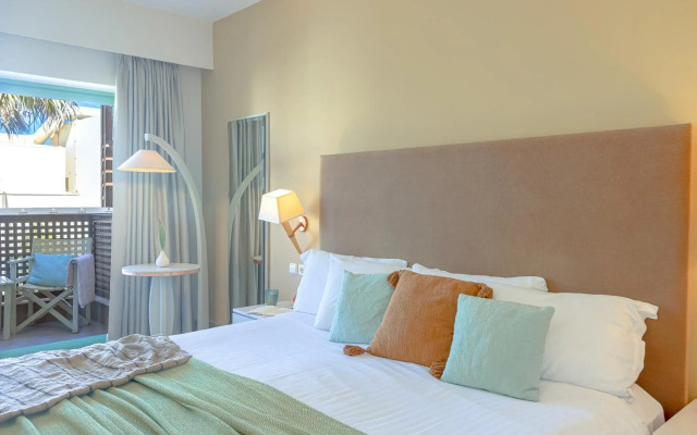 Giannoulis – Grand Bay Beach Resort - Adults Only