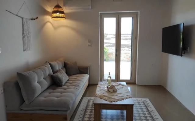Traditional suites in Chora Kythnos #5