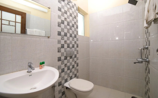 OYO 2300 Hotel The Platinum Inn
