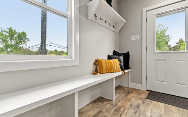 Spacious Downtown Apartment – Walk to Old Town Fc!