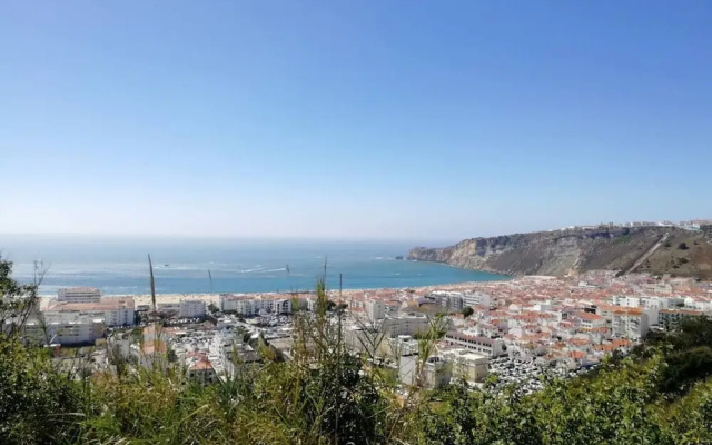 2 Bed Flat - Sleeps 5 - Parking - Wifi