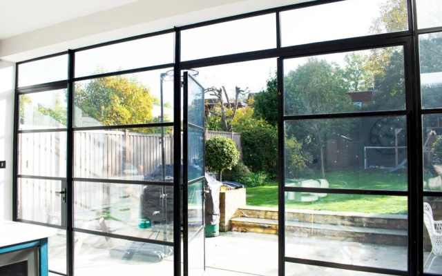 Stylish & Stunning 5 Bed House in Clapham South