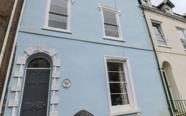 The English School, Flat 2