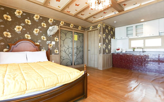 Uljin Sand Beach Pension