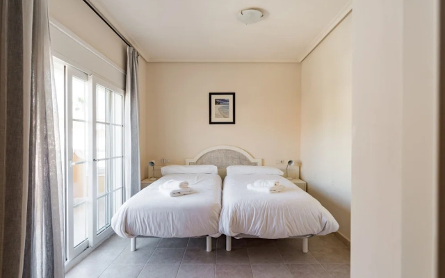 Serene Holiday Home in Baños y Mendigo With Swimming Pool