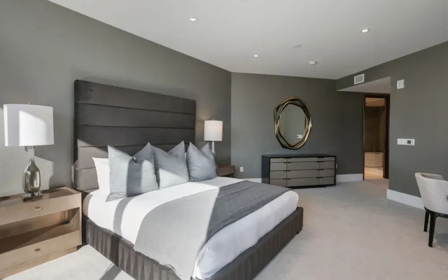 201 - Four Bedroom Argent 4 Condo