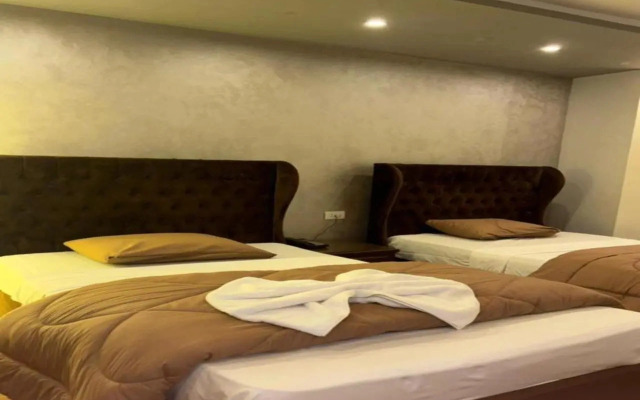 Al-manar Hotel