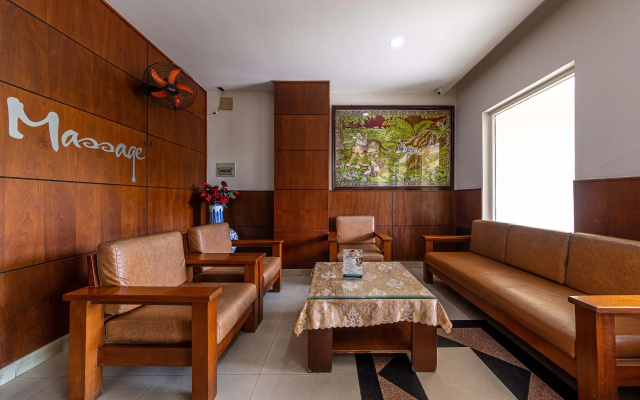 Phong Lan 2 Hotel