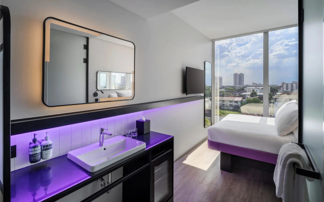 YOTEL Bangkok Sukhumvit, Select by Hilton