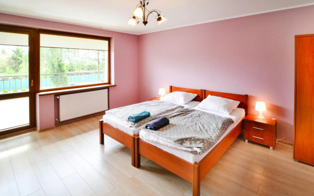 Comfortable Holiday Villa, Private Garden