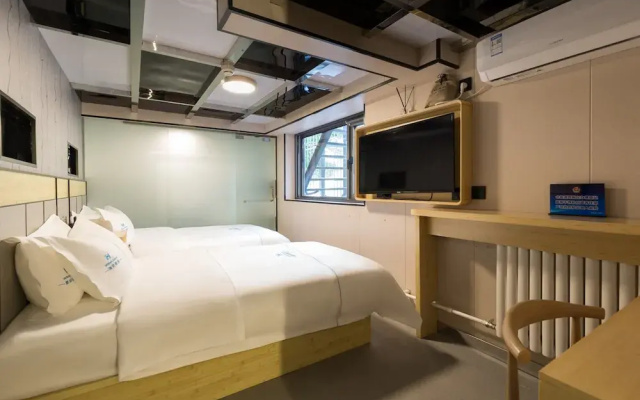 Dequan Chaoyang Park Hotel