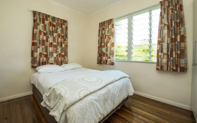 Picnic Bay Apartments Unit 3