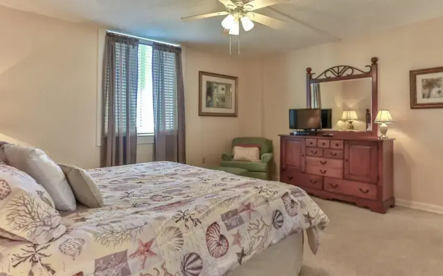 Dolphin Point 404b