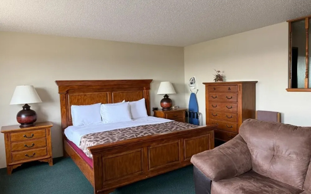 Cassville Four seasons inn & suits