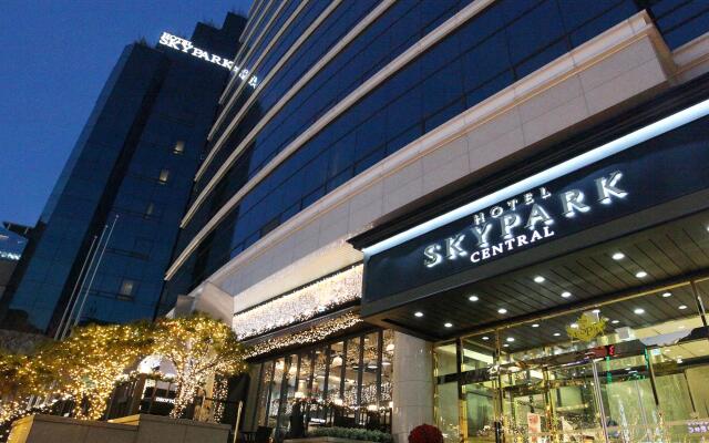 Hotel Skypark Central Myeongdong вид на фасад