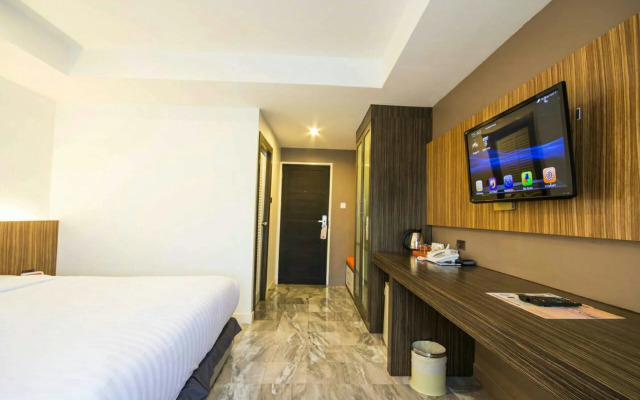 Dragon River Avenue Hotel
