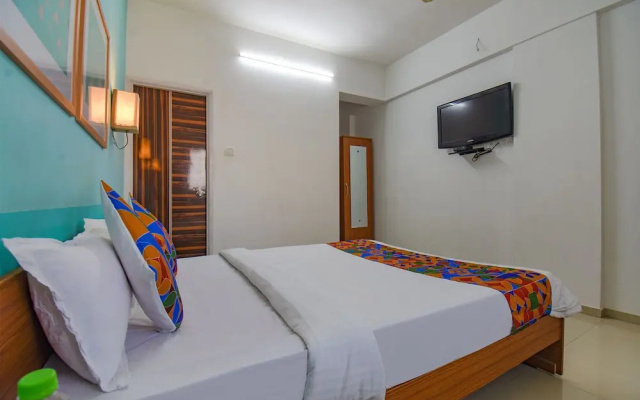 Fabhotel Aakiyo