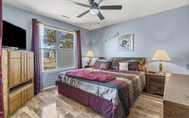 Sunroom Serenity - Community Pool