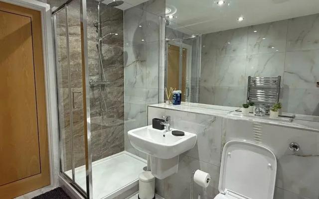 Quaint Bracknell Apartment With Two Bedrooms