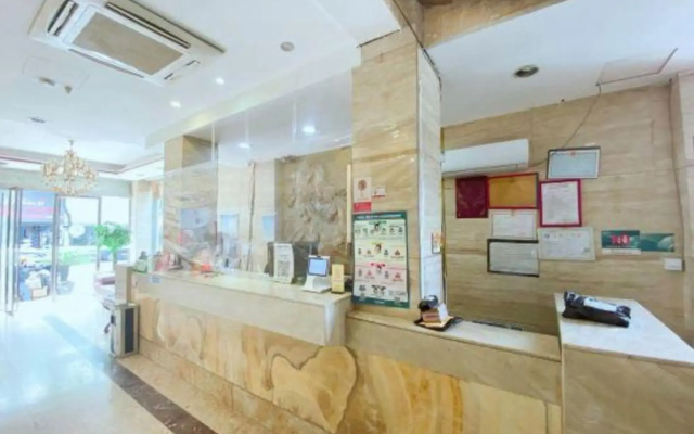 Huayi Hotel