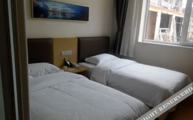 Yun Pan · Cape Town Collection Hotel (Qin Railway Station)