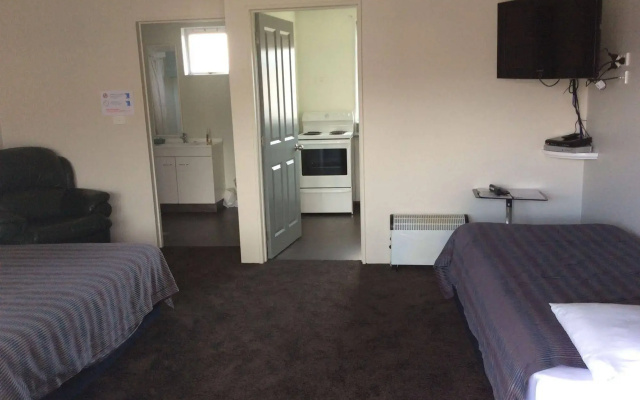 Charlton Motel