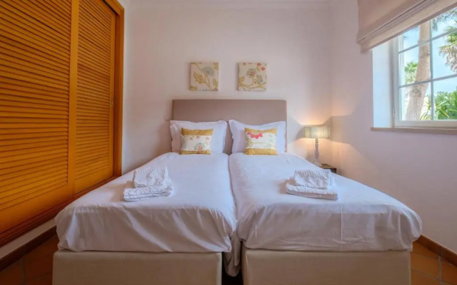 D. Sebastião Townhouse