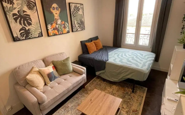 20m2 Apartment, Metro line 7,direct to Louvre & Opera
