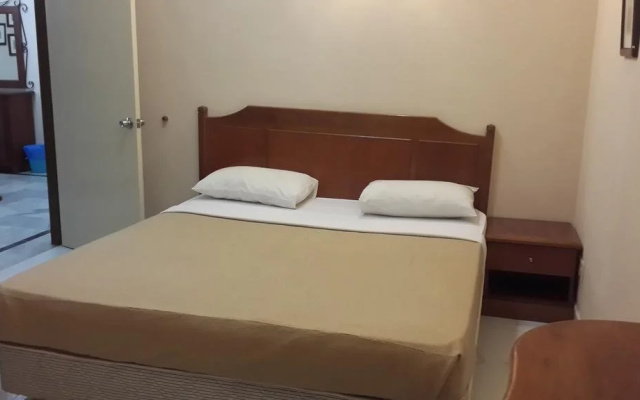 Golden City Apartment - Leisure Holiday Resorts