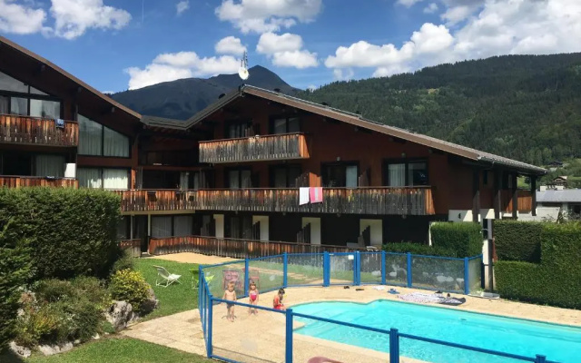 Central Morzine, Spacious 2 Bedroom Family Apartment