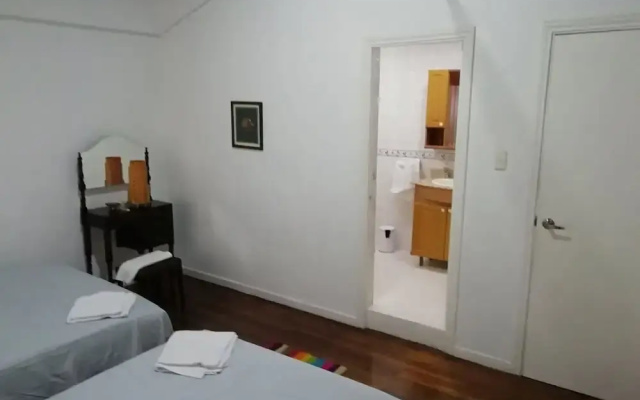 Bed & Breakfast Local Home