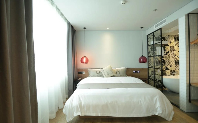 Dream-box Hotel