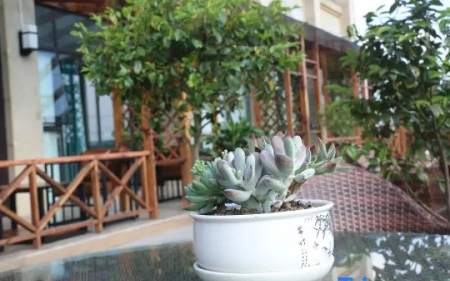 Zizhong Zhongtie Bomei Hotel
