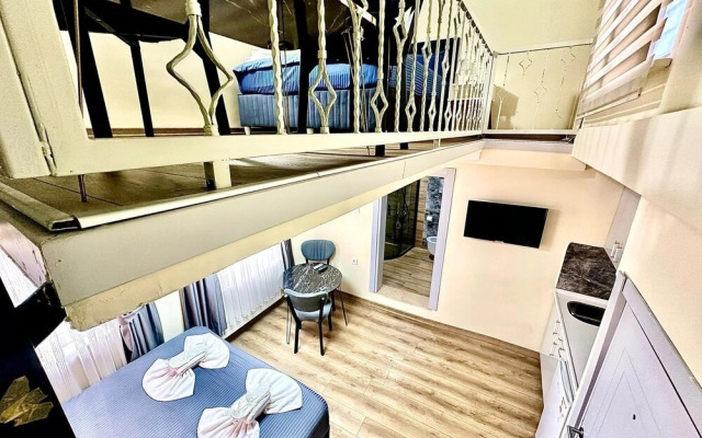 Grace Of Golden Stay Suit Taksim