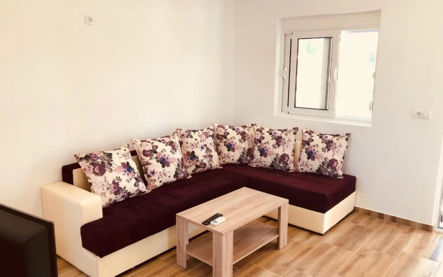 Delfini Apartments