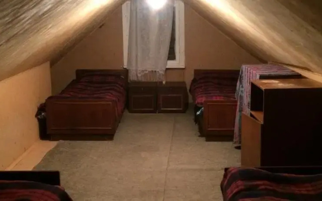 Gias Hut