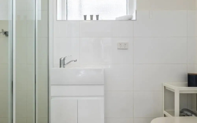 Seaside 1-bed Stay Near Cafes & Attractions
