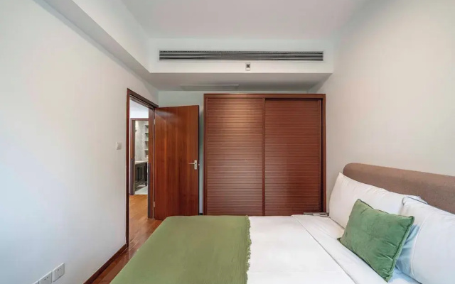 Tyms 2BR APT Lujiazui Renheng Riverside