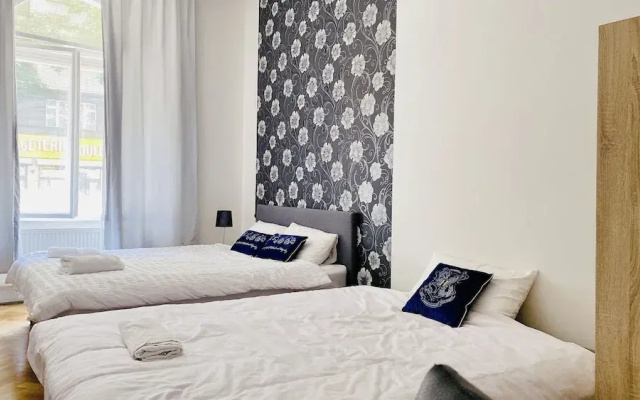 Hotel Apartment in Square Praha 2